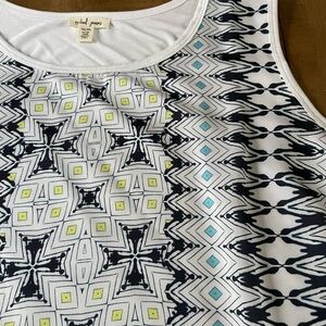 Tribal top. Size XL. Only worn once